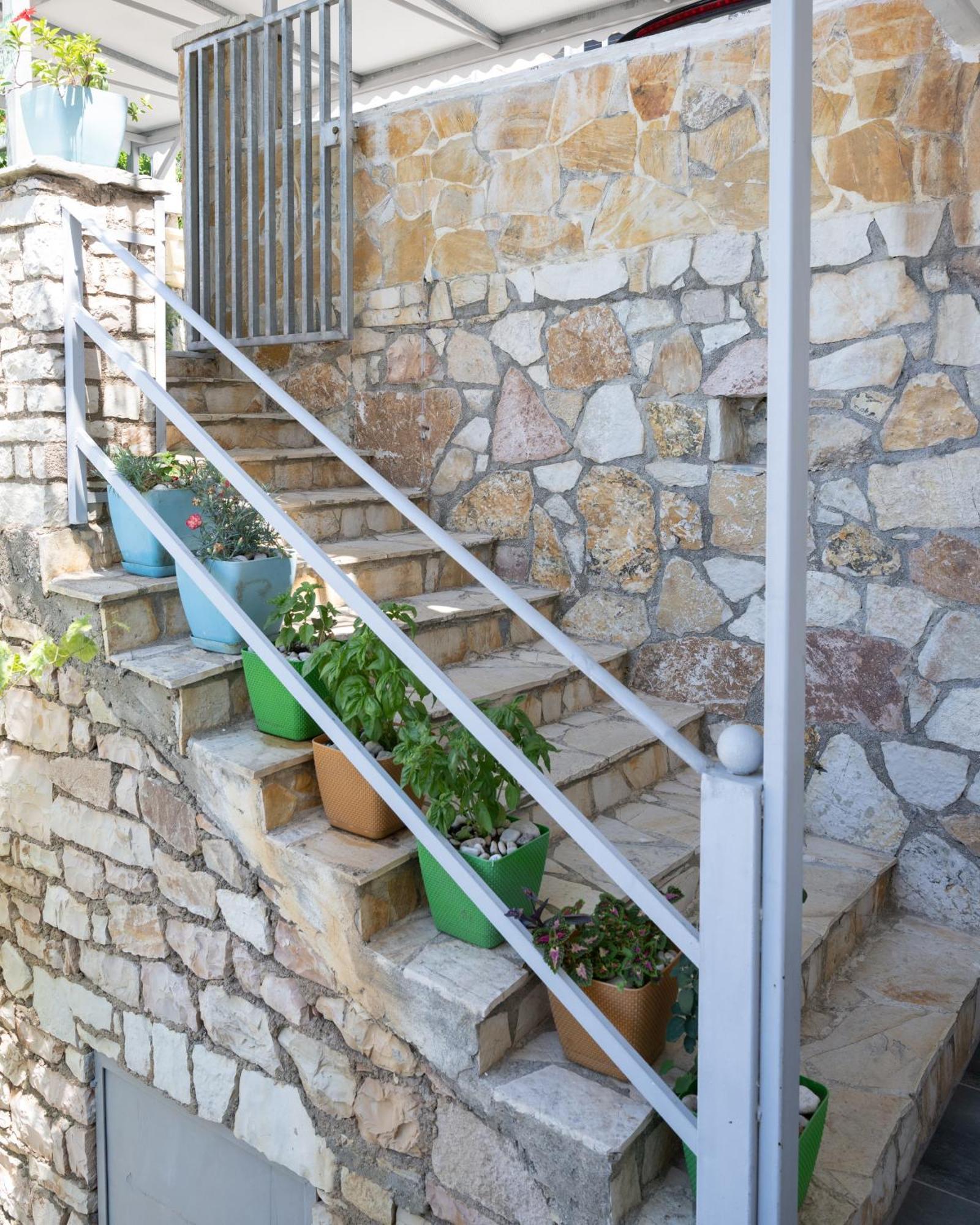 Pano Apartman *